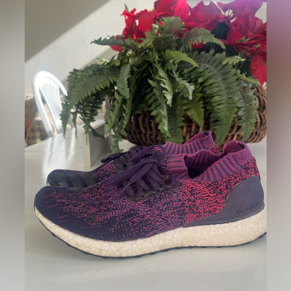Adidas UltraBoost Running Shoes size 9.5 Uncaged Legend Purple Knit B75862 EUC